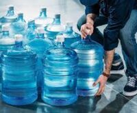 how many water bottles is a gallon